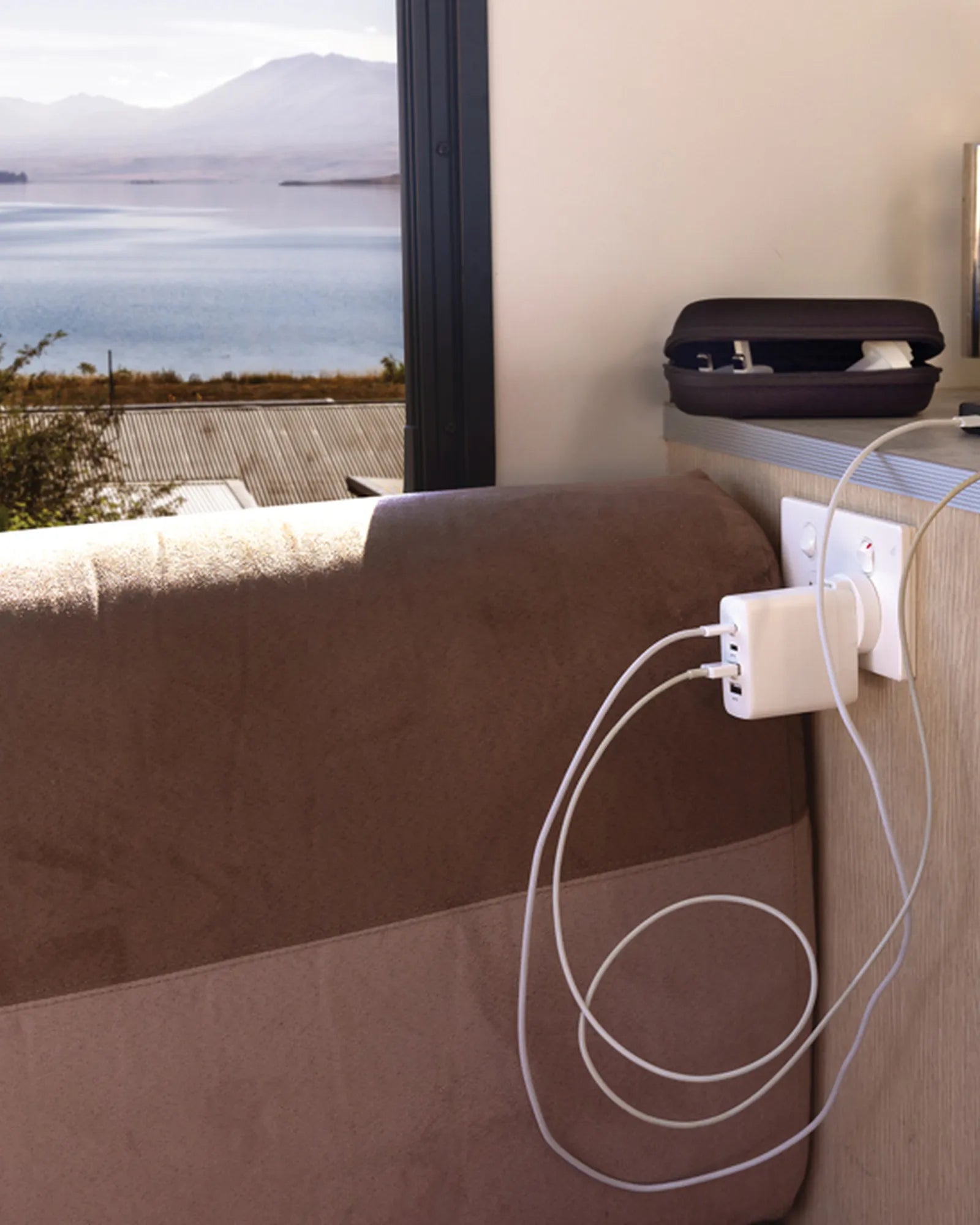 Reiseadapter 2 USB C 2 USB A RCS TravelCharge Pro zum Personalisieren - 7